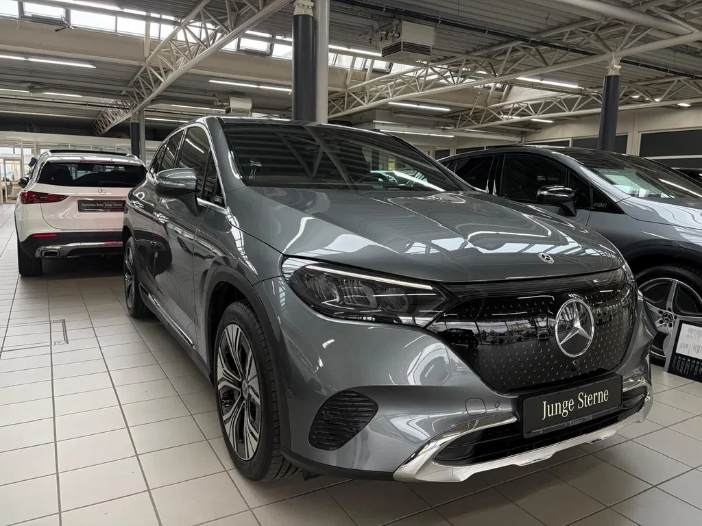 Fotografie: 2024 Mercedes-Benz EQE