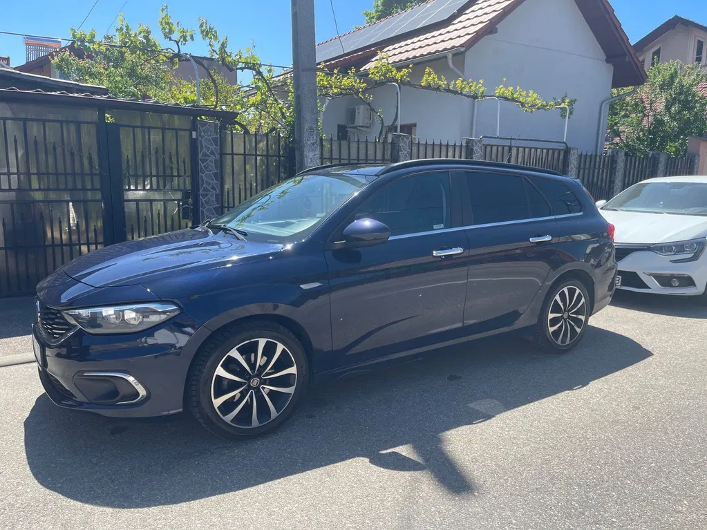 Fotografie: 2017 Fiat Tipo