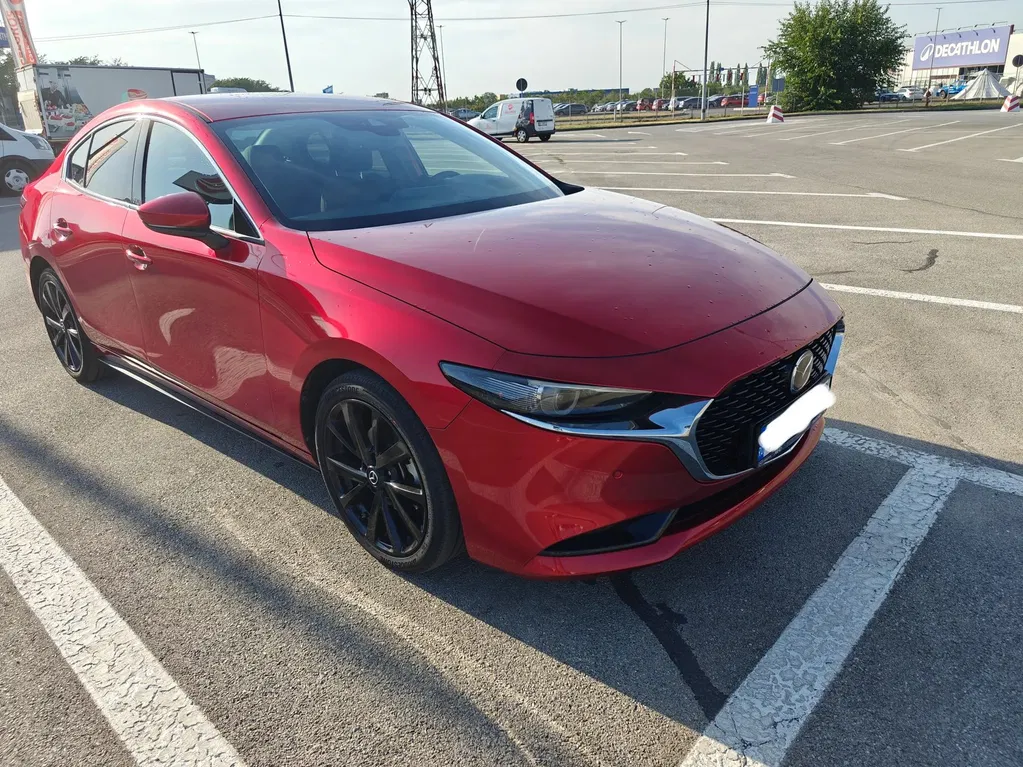 Fotografie: 2021 Mazda 3