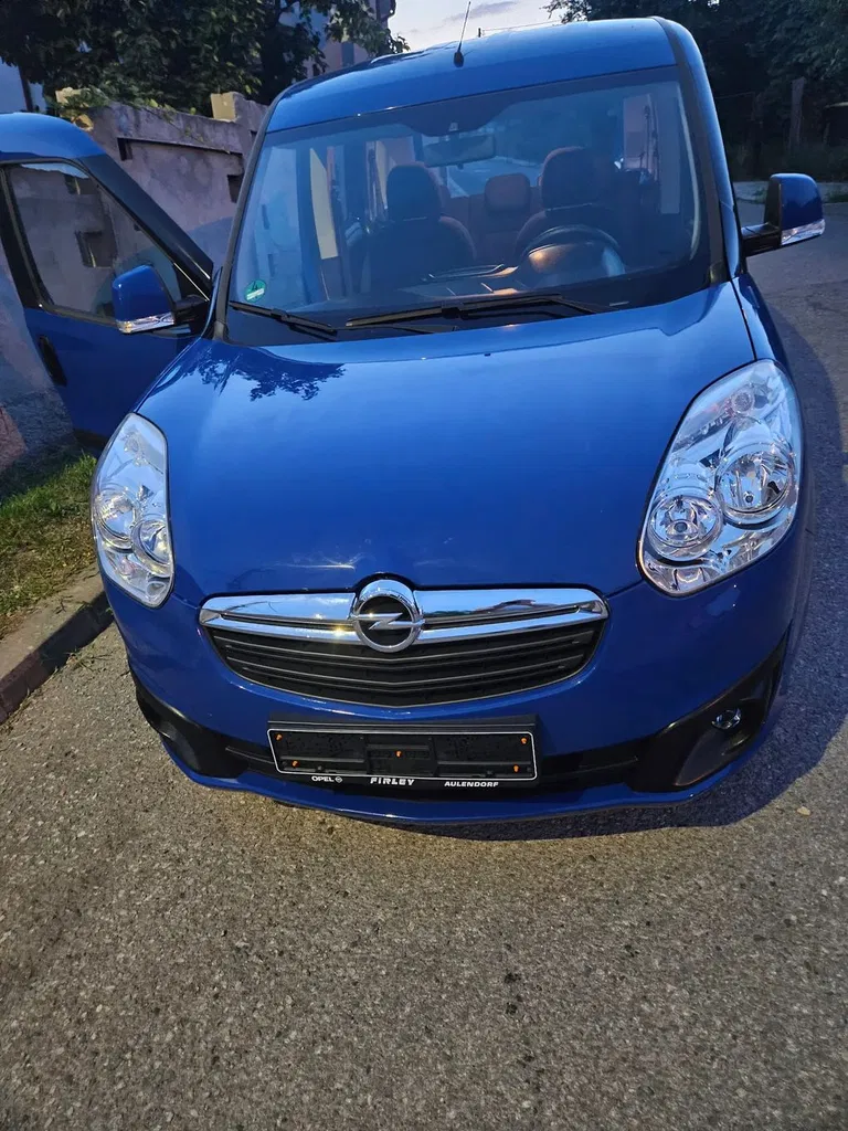 Fotografie: 2012 Opel Combo