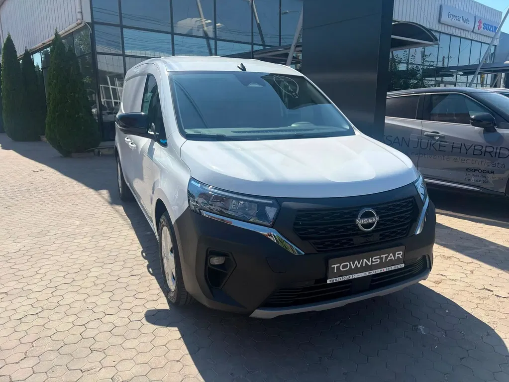 Fotografie: 2025 Nissan Townstar