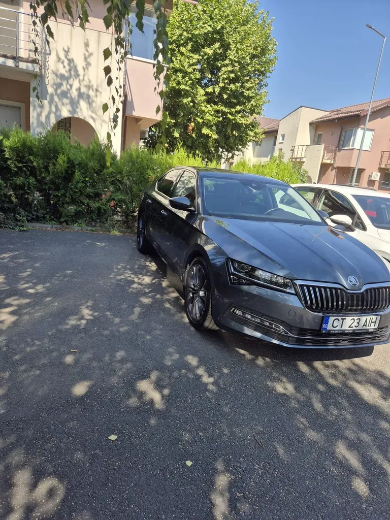 Fotografie: 2021 Skoda Superb