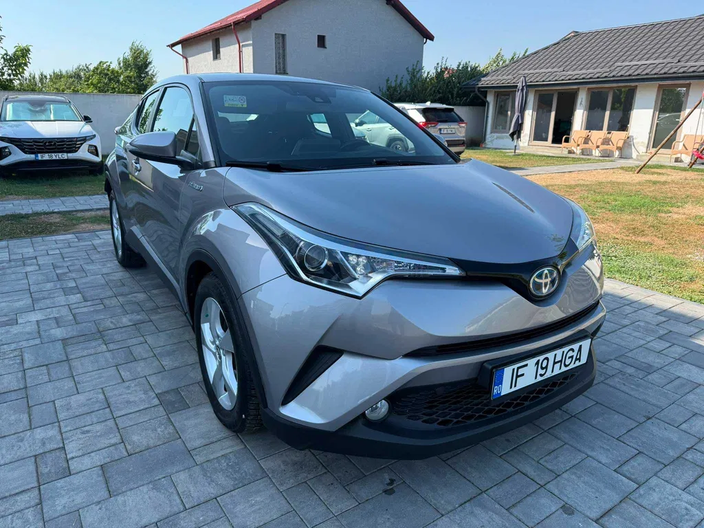 Fotografie: 2018 Toyota C-HR