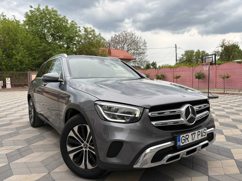 Fotografie: 2020 Mercedes-Benz GLC