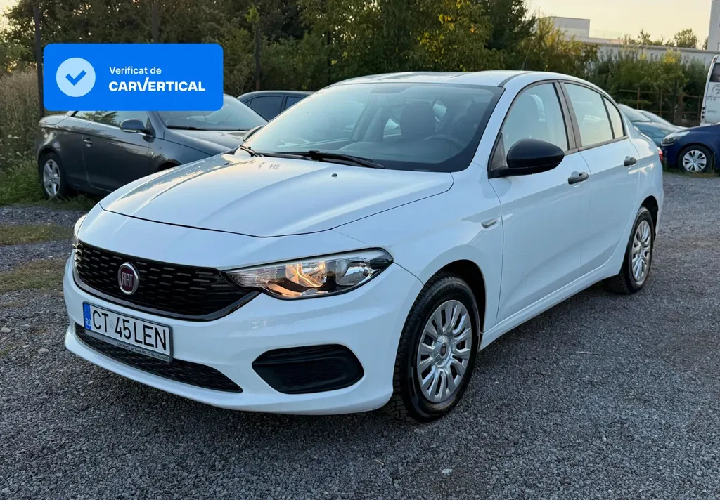 Fotografie: 2017 Fiat Tipo