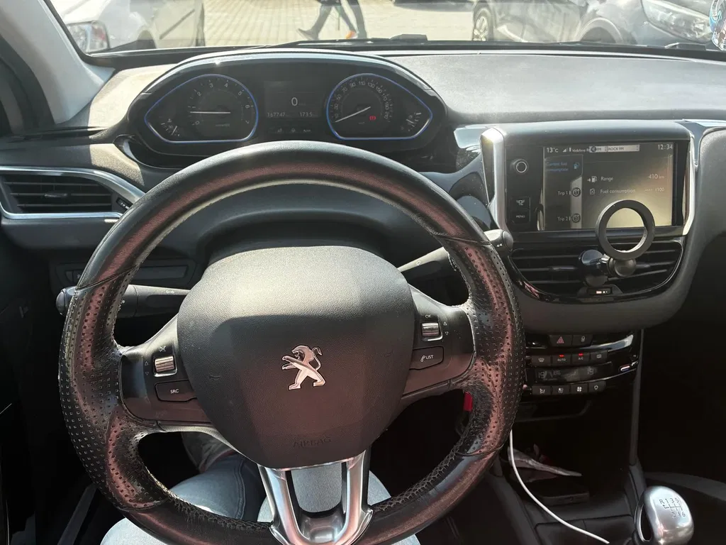 Fotografie: 2014 Peugeot 208