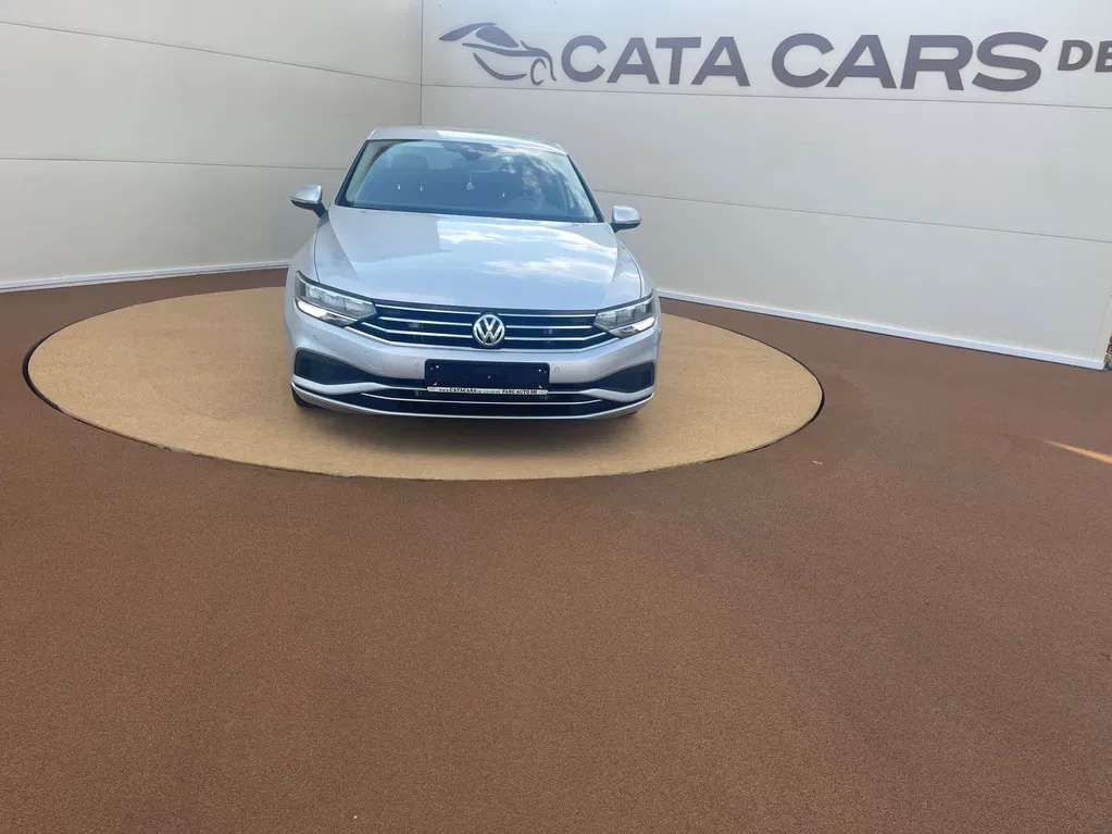 Fotografie: 2020 Volkswagen Passat