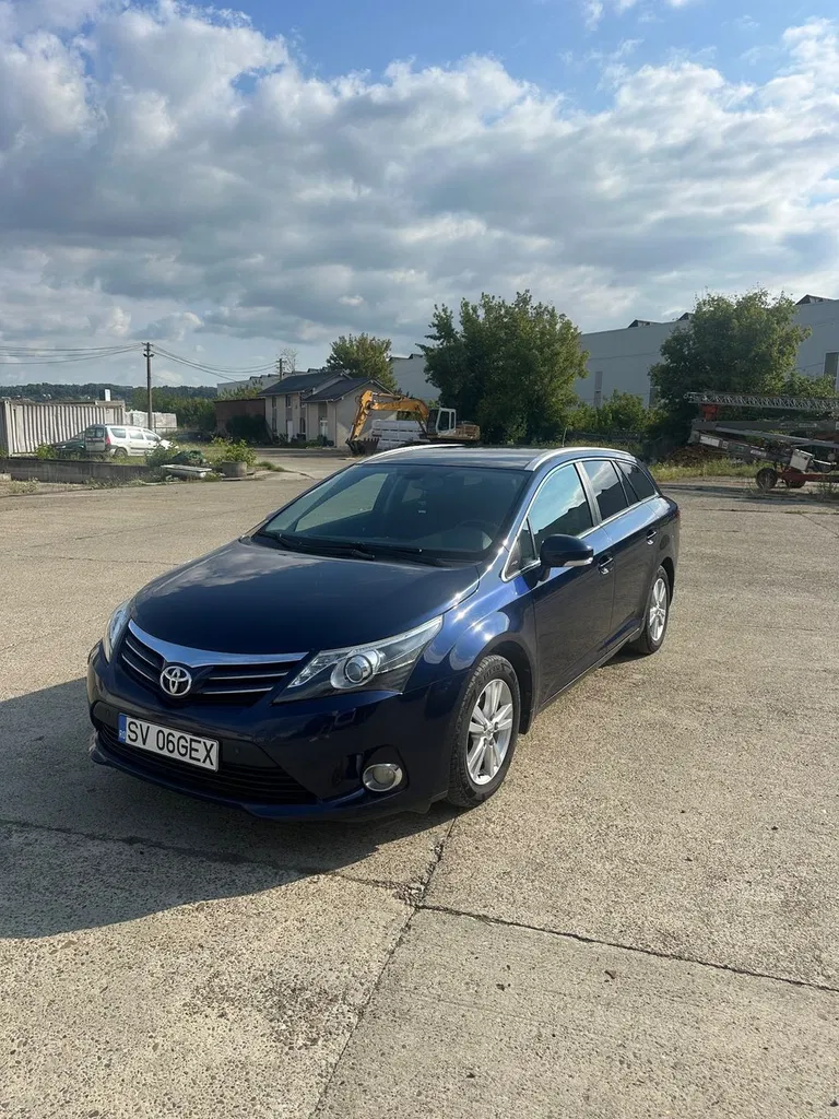 Fotografie: 2012 Toyota Avensis