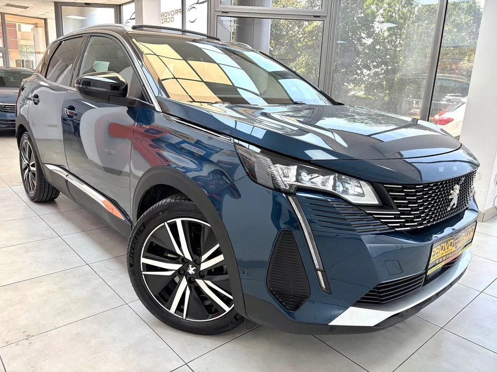Fotografie: 2021 Peugeot 3008