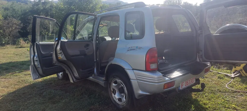 Fotografie: 1998 Suzuki Grand Vitara