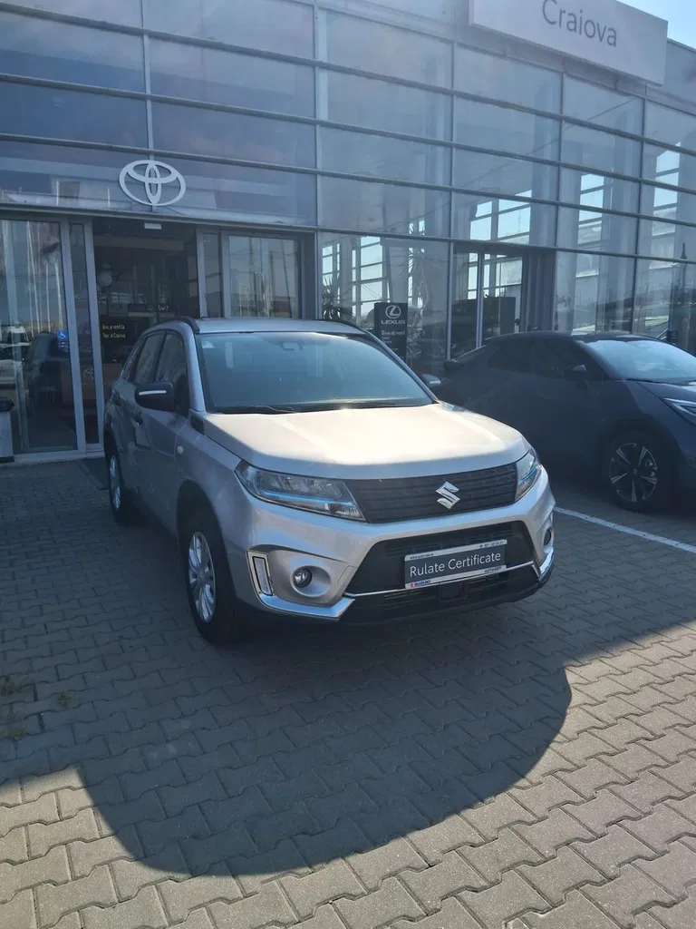 Fotografie: 2023 Suzuki Vitara