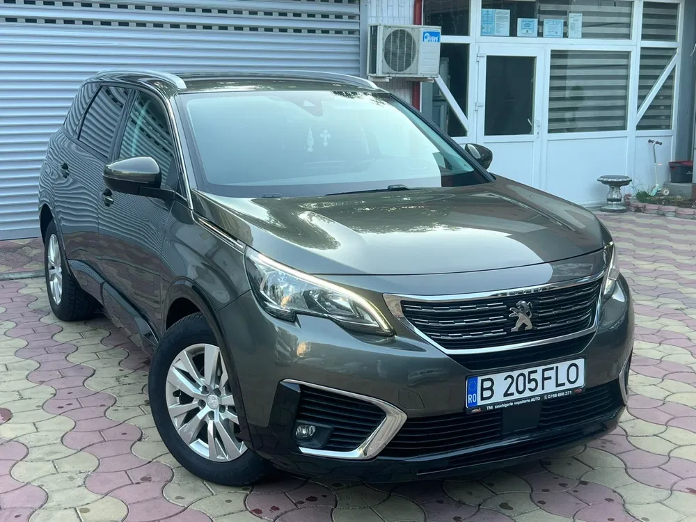 Fotografie: 2017 Peugeot 5008