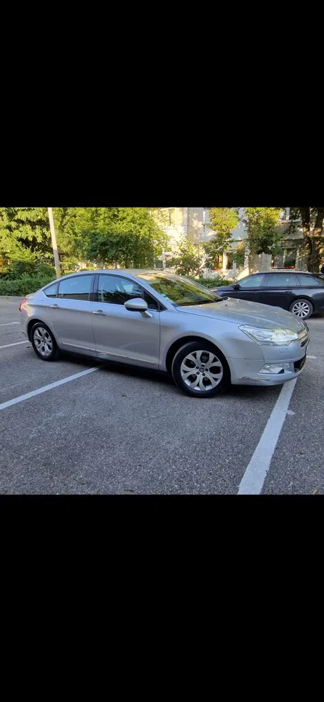Fotografie: 2011 Citroen C5