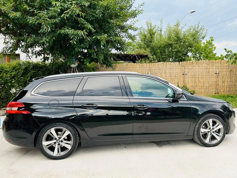 Fotografie: 2014 Peugeot 308