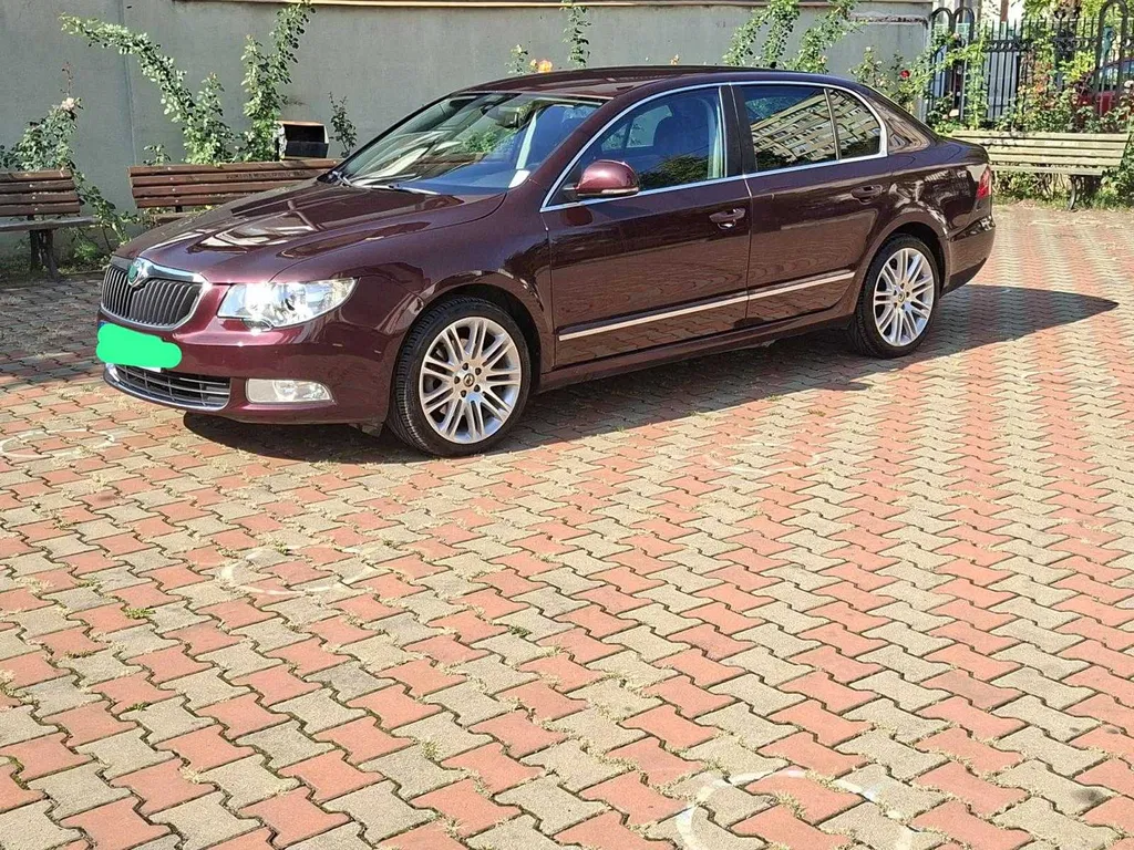 Fotografie: 2012 Skoda Superb
