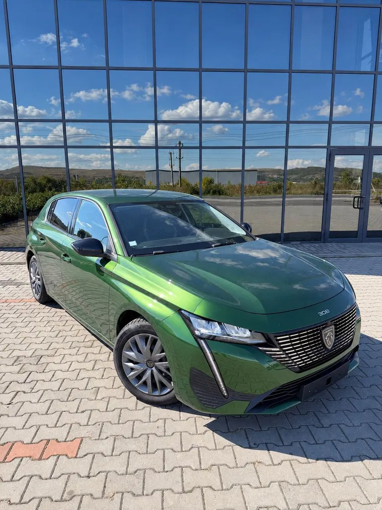 Fotografie: 2022 Peugeot 308
