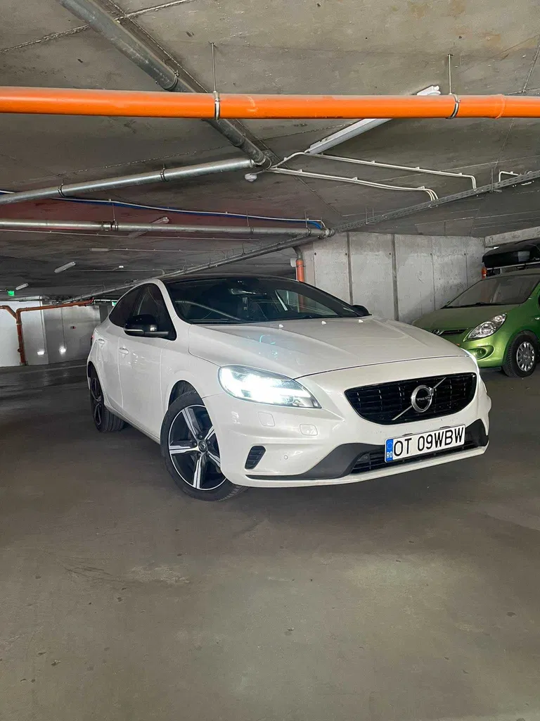 Fotografie: 2019 Volvo V40