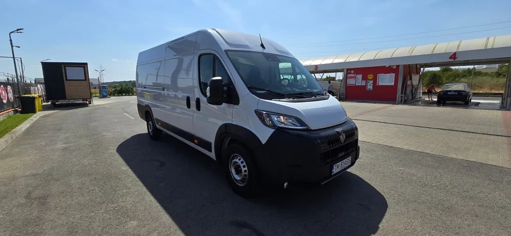 Fotografie: 2024 Peugeot Boxer
