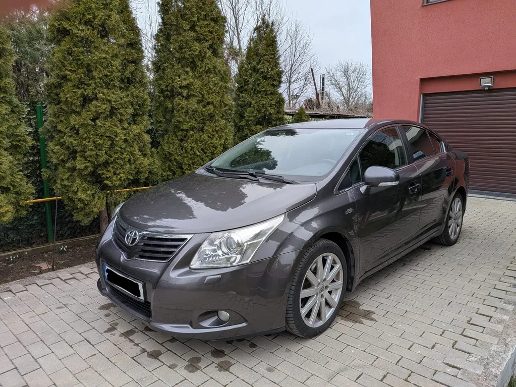 Fotografie: 2009 Toyota Avensis