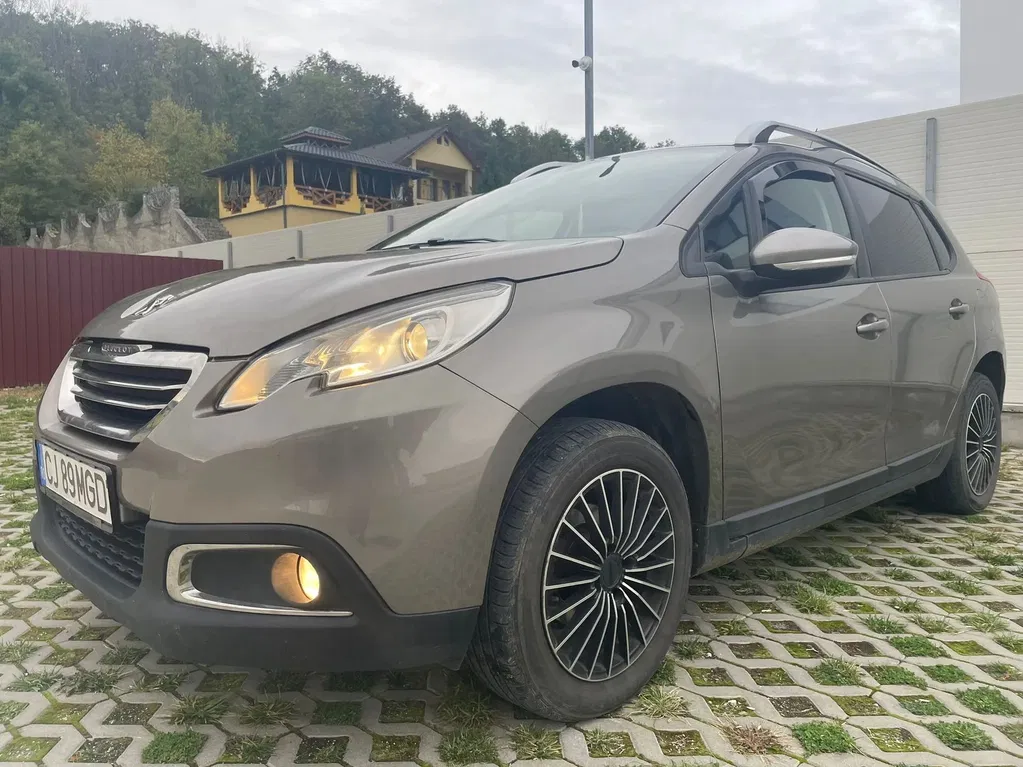 Fotografie: 2013 Peugeot 2008