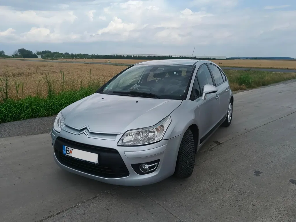 Fotografie: 2009 Citroen C4