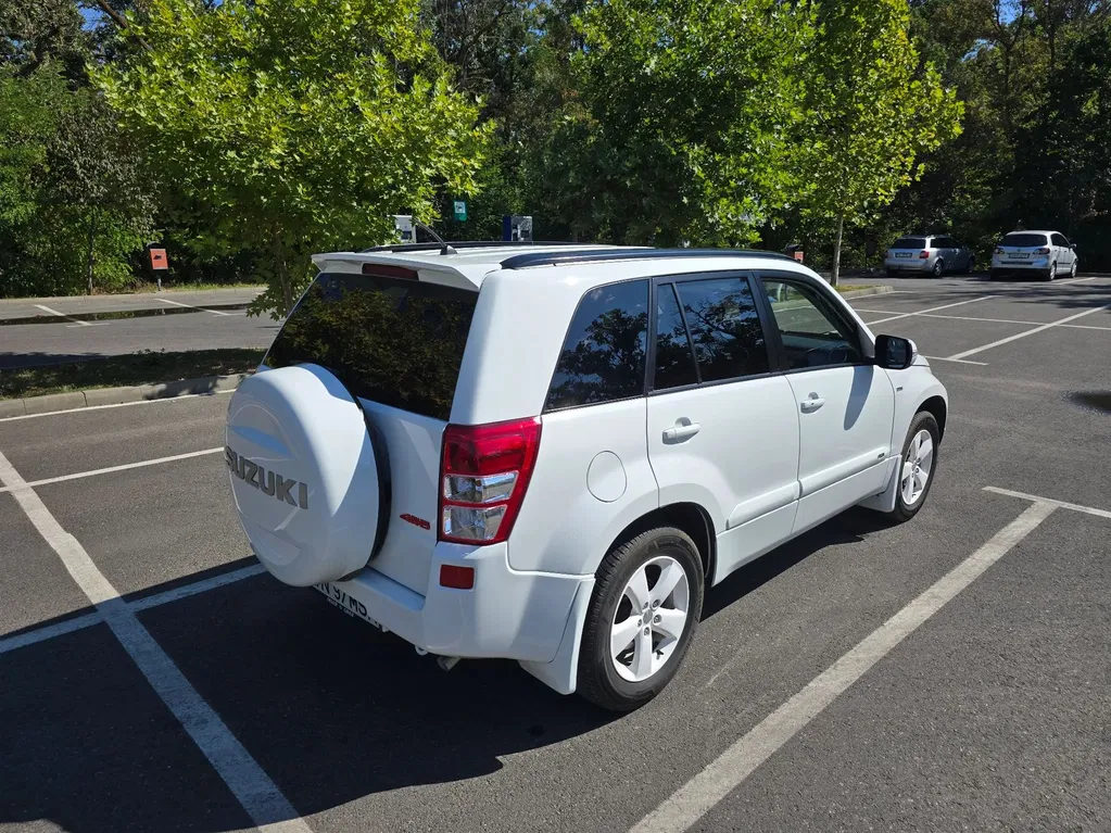 Fotografie: 2012 Suzuki Grand Vitara
