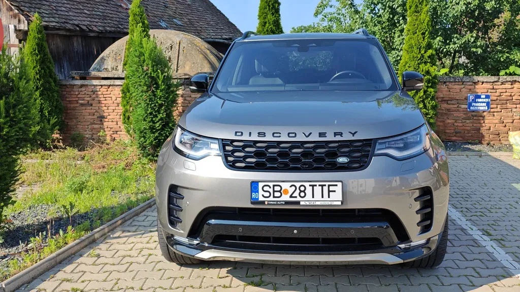 Fotografie: 2022 Land Rover Discovery
