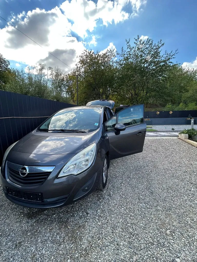 Fotografie: 2010 Opel Meriva