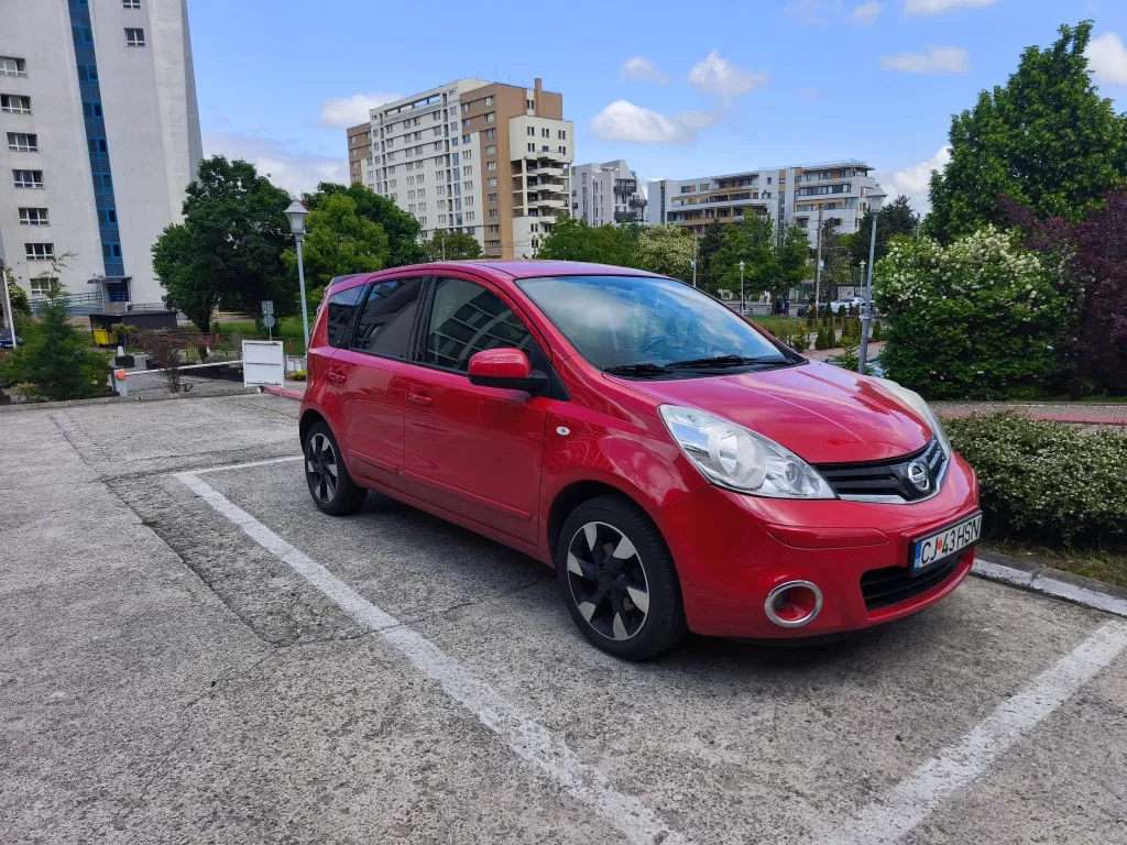 Fotografie: 2012 Nissan Note