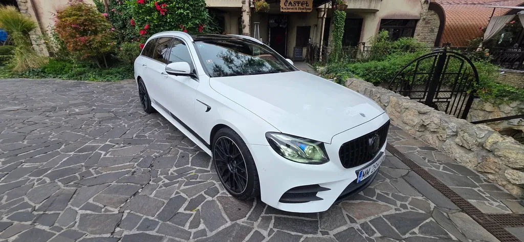 Fotografie: 2017 Mercedes-Benz E Class