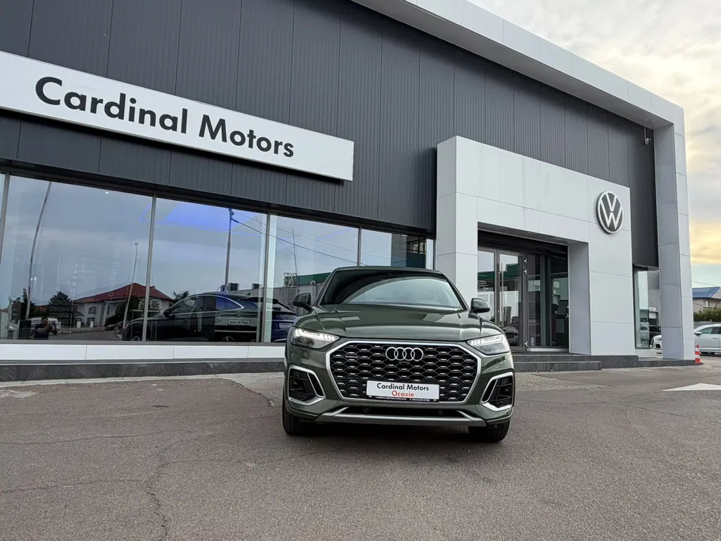 Fotografie: 2023 Audi Q5