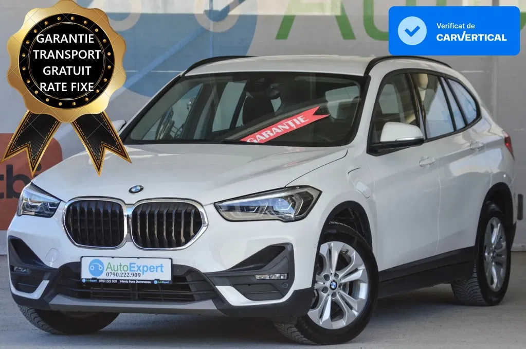 Fotografie: 2021 BMW X1