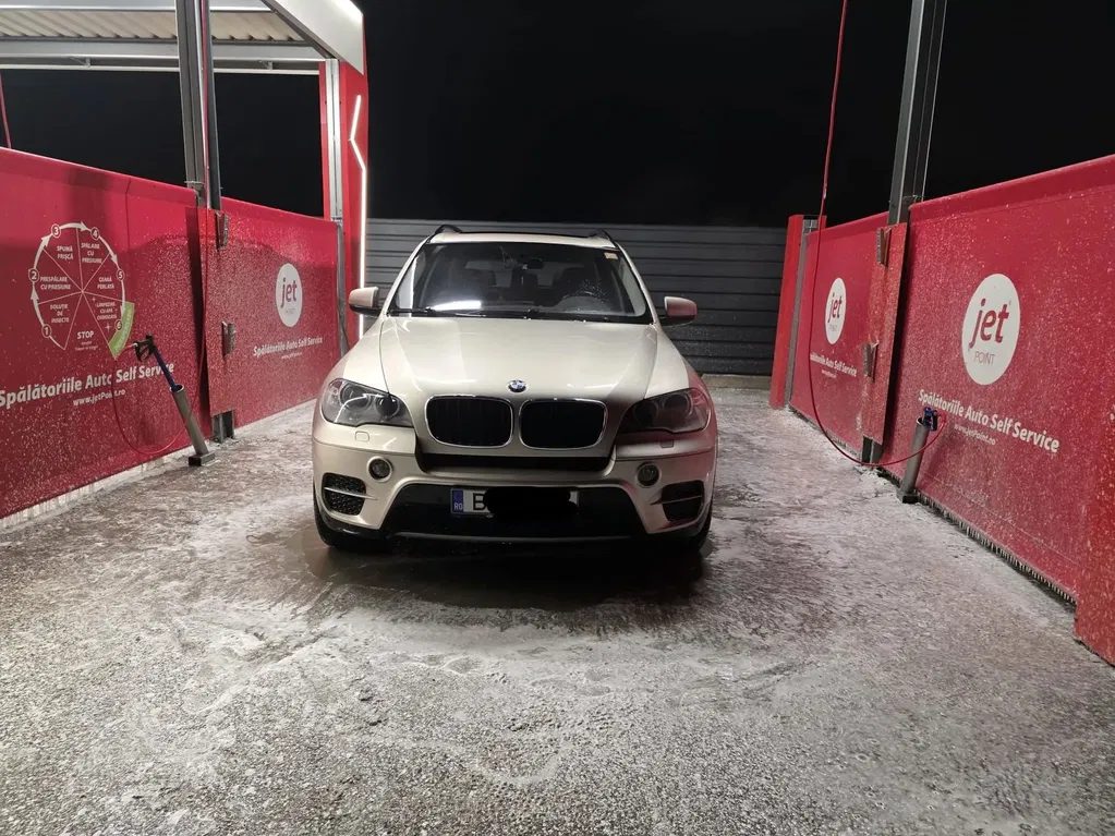 Fotografie: 2012 BMW X5
