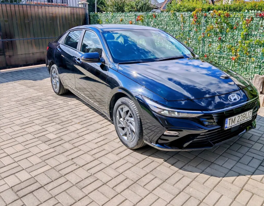 Fotografie: 2024 Hyundai Elantra