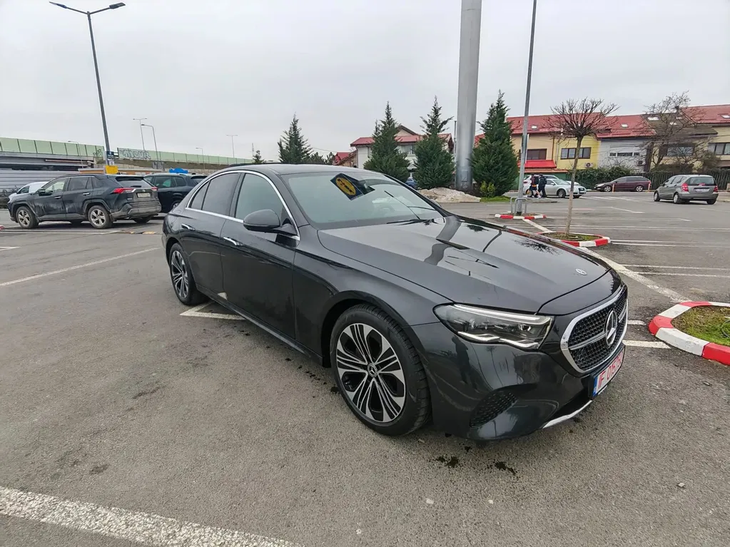 Fotografie: 2024 Mercedes-Benz E Class