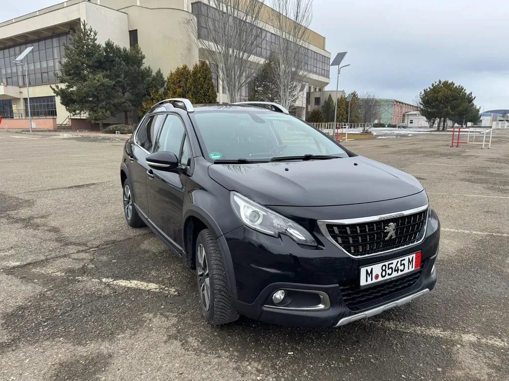 Fotografie: 2017 Peugeot 2008