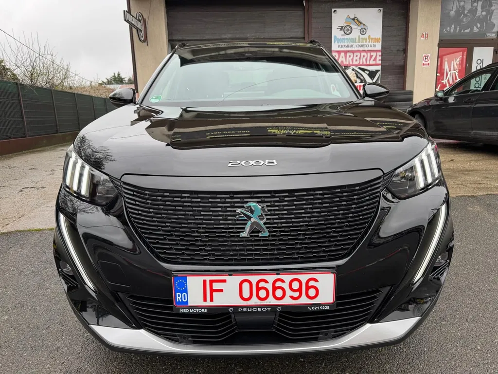 Fotografie: 2021 Peugeot 2008