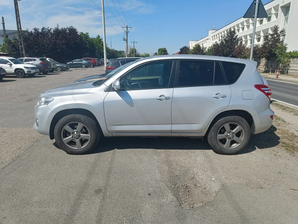 Fotografie: 2013 Toyota RAV-4
