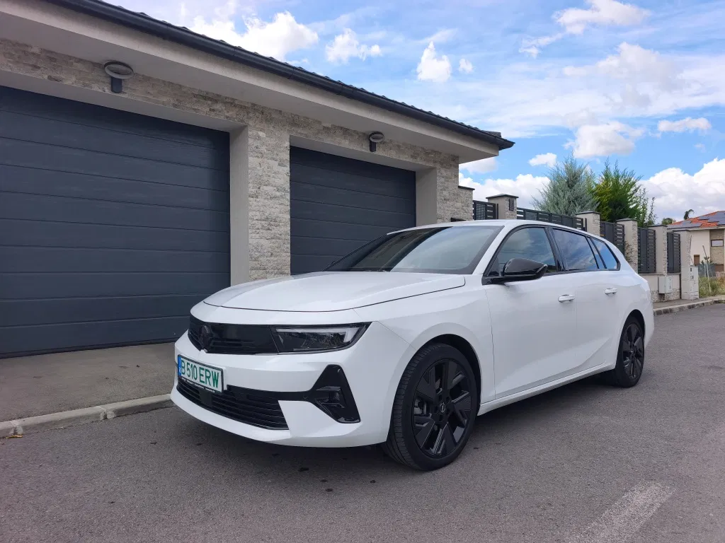 Fotografie: 2024 Opel Astra