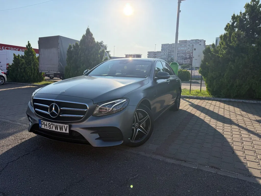 Fotografie: 2020 Mercedes-Benz E Class