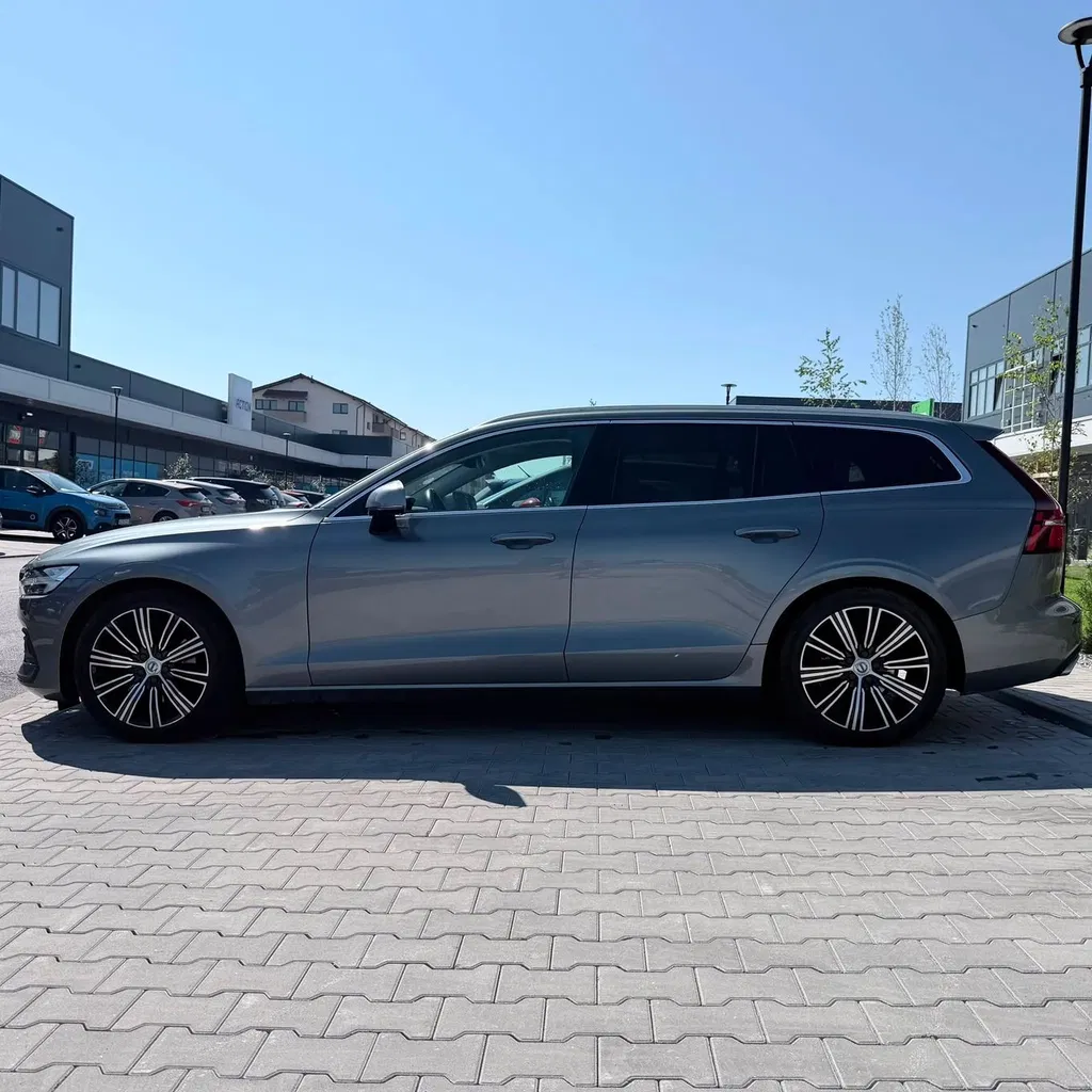 Fotografie: 2021 Volvo V60