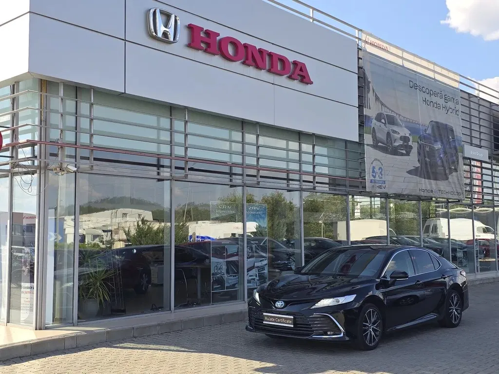 Fotografie: 2023 Toyota Camry