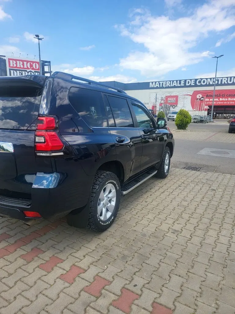 Fotografie: 2021 Toyota Land Cruiser