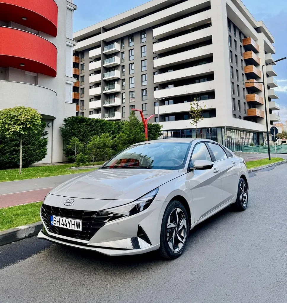 Fotografie: 2022 Hyundai Elantra