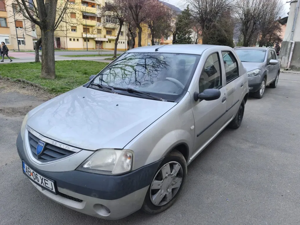 Fotografie: 2005 Dacia Logan
