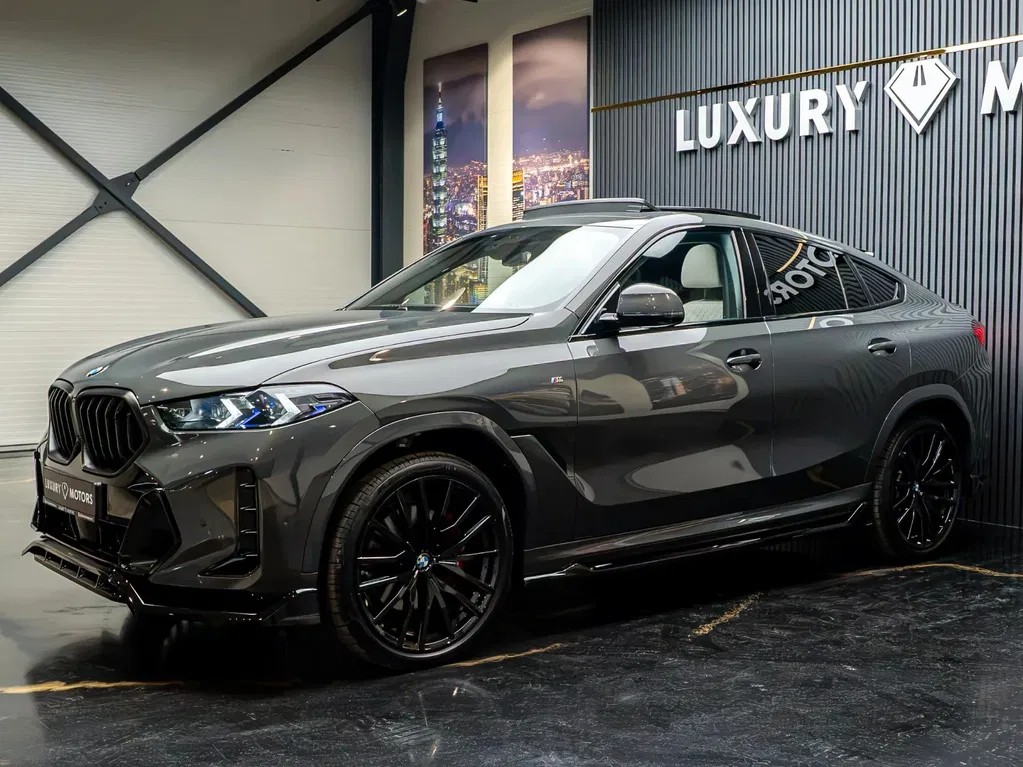 Fotografie: 2026 BMW X6