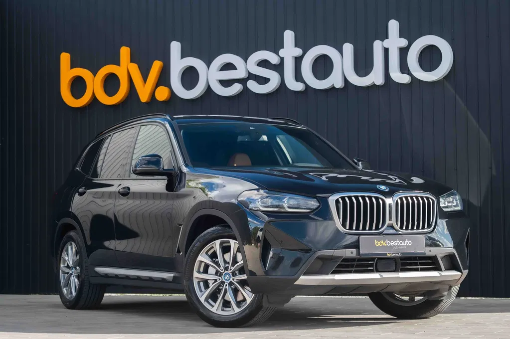 Fotografie: 2023 BMW X3
