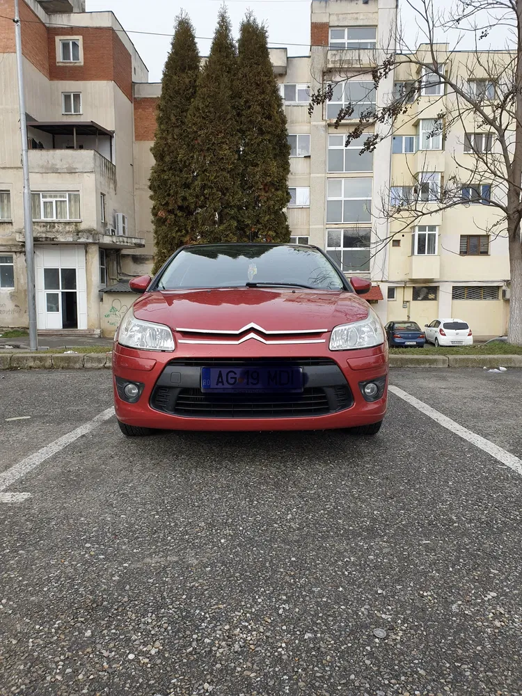 Fotografie: 2010 Citroen C4