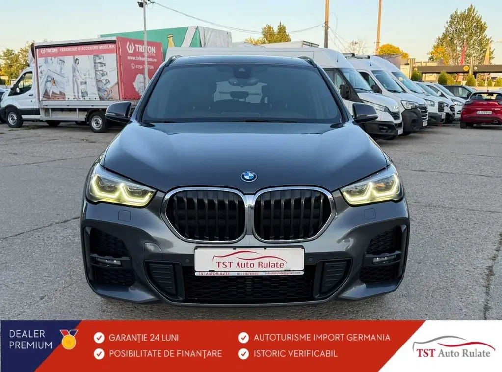 Fotografie: 2022 BMW X1