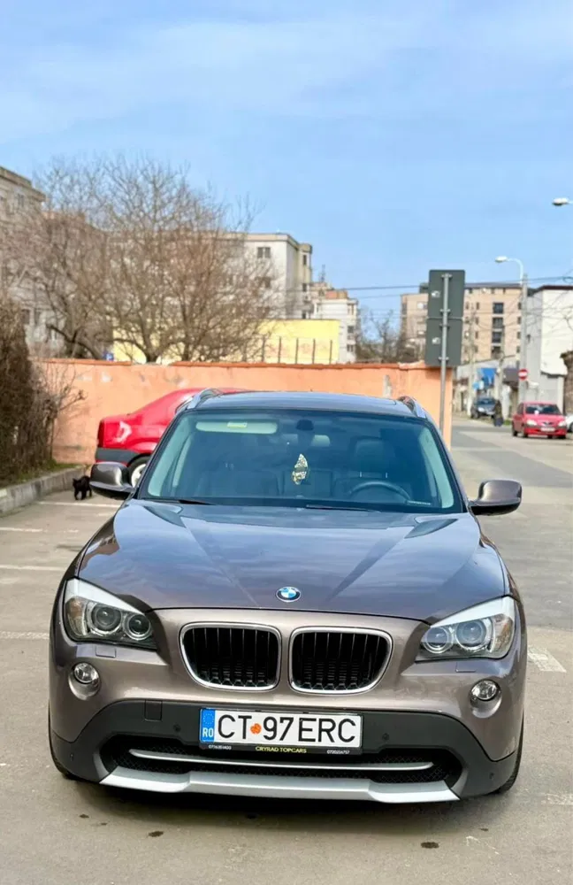 Fotografie: 2012 BMW X1